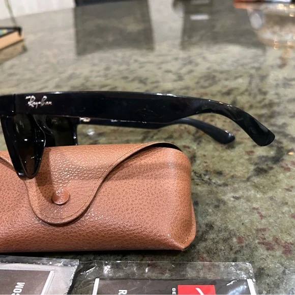 Ray- Ban Sunglasses in Black, like new